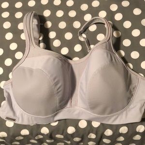 Chantelle sports bra